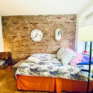 Times Square Manhattan - Private Room In 2 Bedroom Apartment Guest house