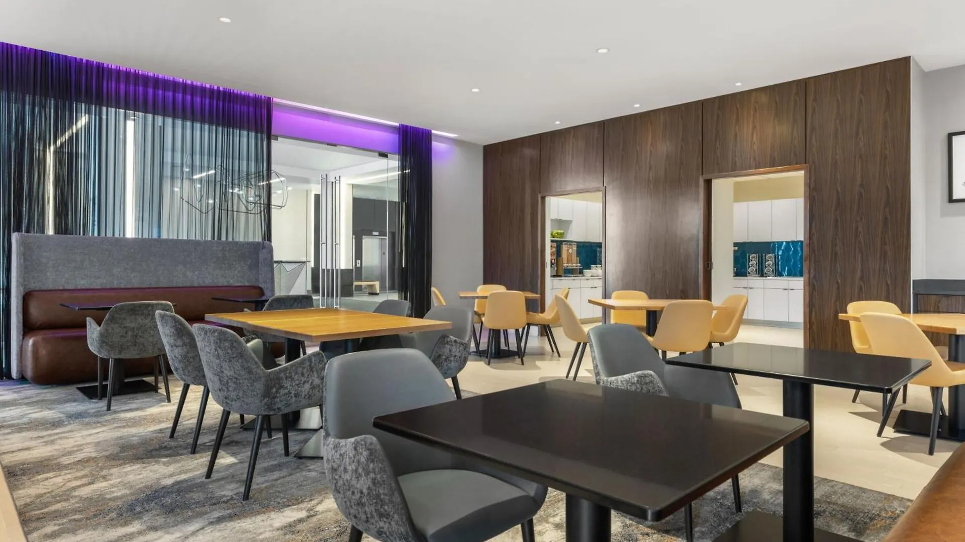 Hotel Residence Inn By Marriott The Bronx At Metro Center Atrium New York